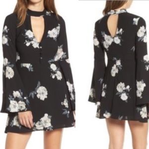 REDUCED 😍 Socialite Harper deep-v choker dress